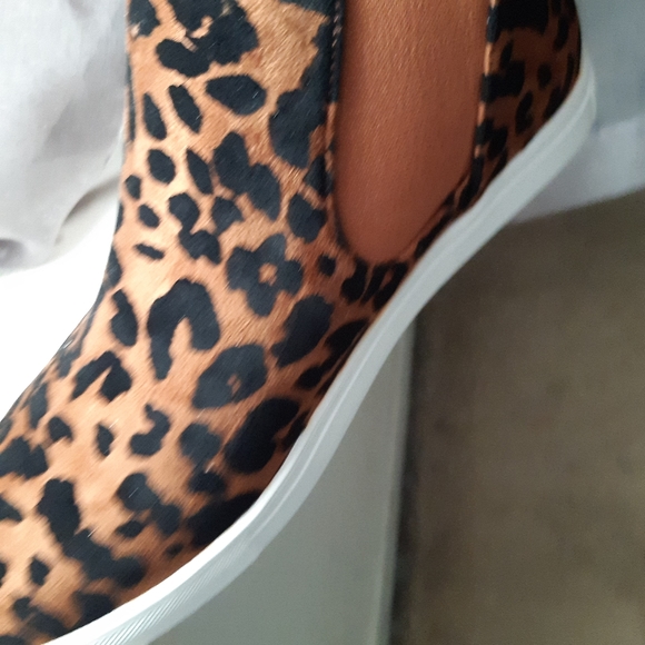 Nwt suede leopard  sneakers - Picture 7 of 10